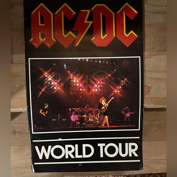 acdc back in black tour book - Picture 1 of 4